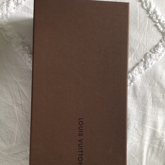 Authentic brand new Louis Vuitton souliers shoes - Picture 2 of 2